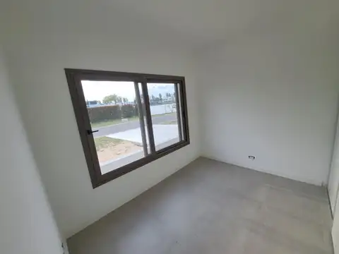 Casa 6 ambientes con 2 baños
