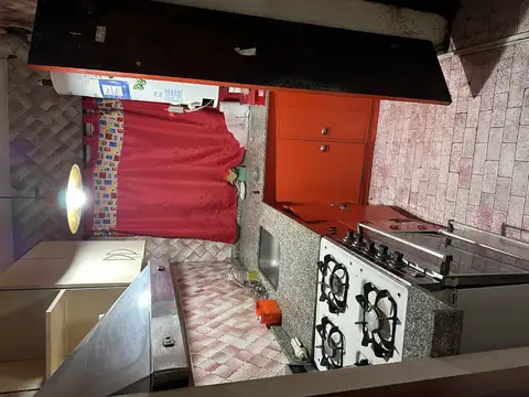 Casa 6 ambientes con 2 baños