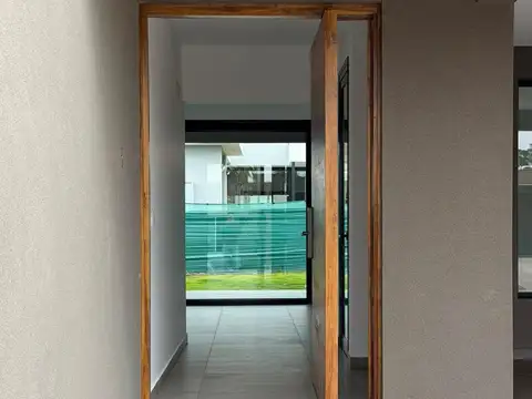 Casa a estrenar en Barrio Ciro de Vieytes. Maipú