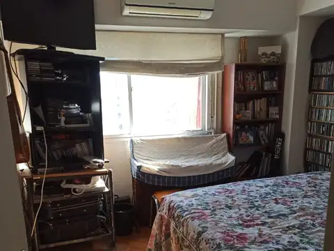 Vendo, excelente dpto. de 3 amb. frente con balcón. super luminoso, grupo electrógeno propio