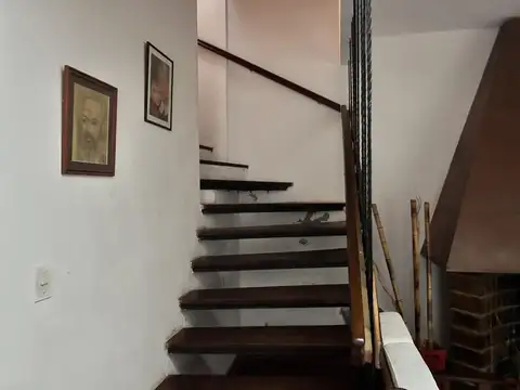 Depto Tipo Casa 5 ambientes con 2 baños