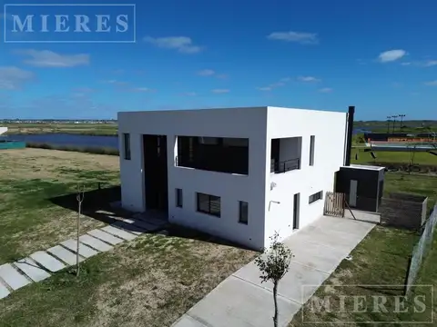Casa Monoambiente con 2 baños