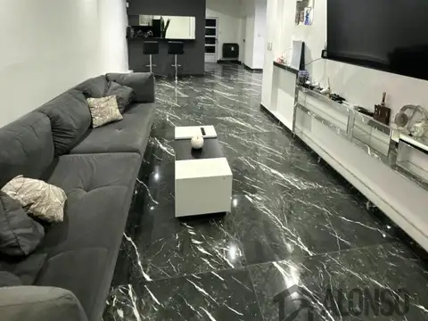 Depto Tipo Casa en Venta con 1 cocheras