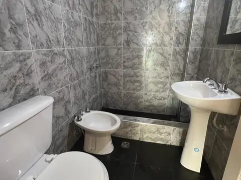 Casa 2 ambientes con 1 baño