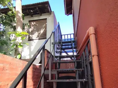 Depto Tipo Casa en Alquiler de 3 ambientes