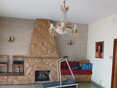 Depto Tipo Casa en Alquiler 50 años