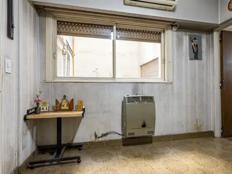 Departamento - Piso de 4 ambientes en venta en Flores - Cochera - Balcón -