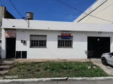 Venta de 2 viviendas con fondo libre