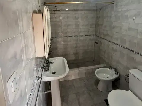 Casa en Alquiler con 1 cochera