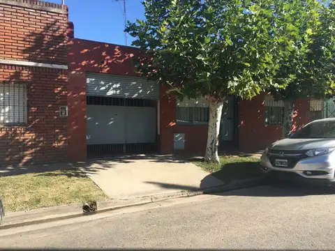 Muy Linda Casa en Venta en Barrio Vicente López, Pilar