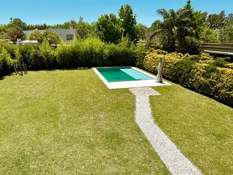 ALQUILER ANUAL Casa 3 dorm lote interno San Isidro Labrador
