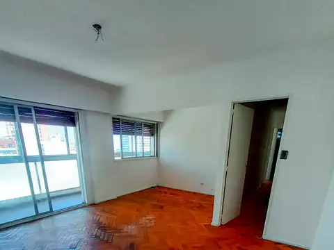 DEPARTAMENTO EN EXCELENTE UBICACIÓN SOBRE AV MITRE