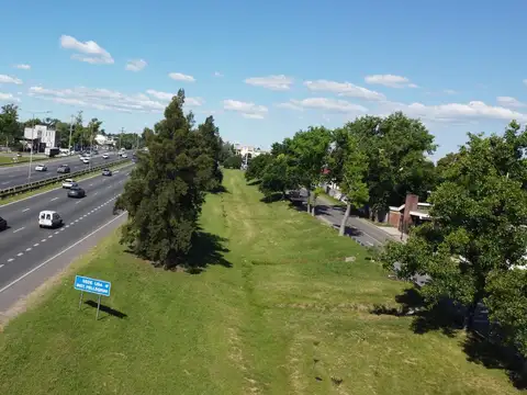 Panamericana km 54 - Colectora Oeste  s/n  PILAR (Av. 12 de Octubre y Ana Mogas)