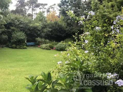 Casa 5 ambientes con 3 baños