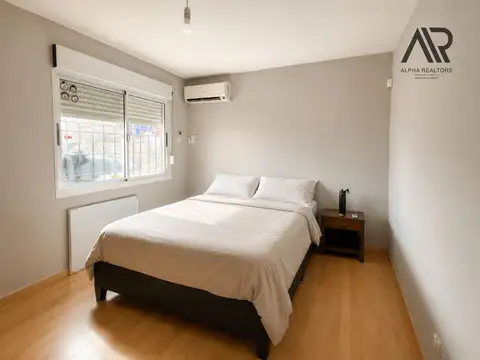 Casa en venta c/ cochera en Tres Cruces