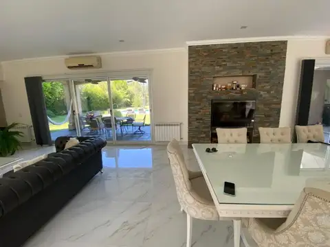 Ruta 2 km 65. Campos de Roca I