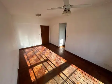 ARCOS 2400, Piso 8