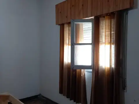 ALQUILO CASA DOS DORM. ITUZAINGO AL 3800