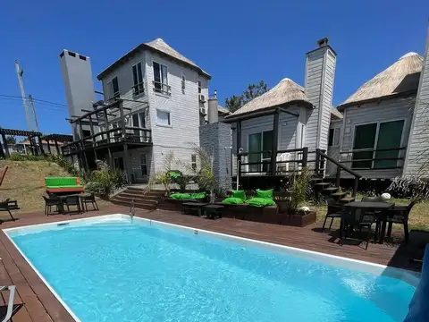 COMPLEJO DE 6 CABAÑAS EN VENTA EN PUNTA DEL DIABLO