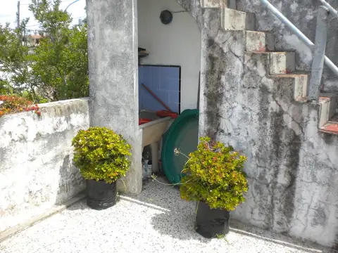 Local en Esquina + Terreno + Departamentos en PH de 2 y 3 amb.