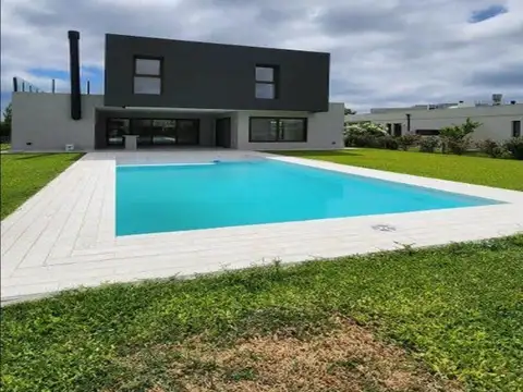 Impecable casa a estrenar en Terralagos. Canning, Ezeiza.