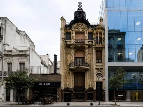 Petit Hotel Reciclado de 800 m² en Retiro – Suipacha 900
