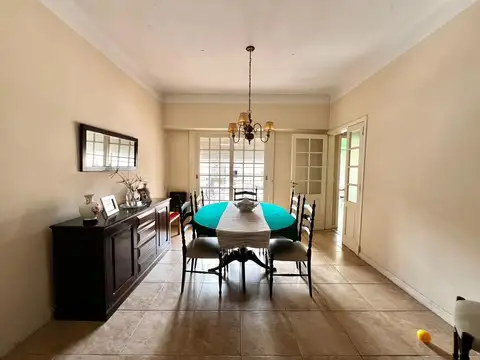 Casa 5 ambientes con 2 baños