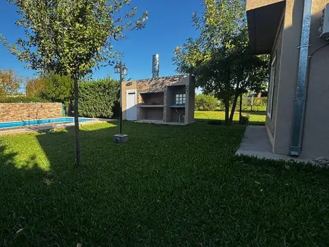 Casa 5 ambientes con 3 baños