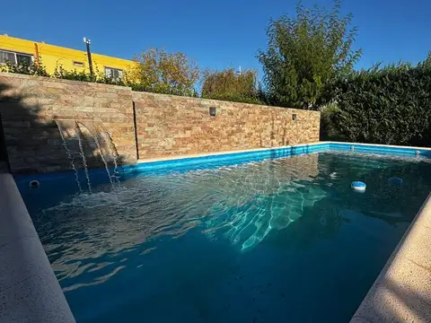 VENTA- CASA DE 3 DORMITORIOS- PUNTA CHACRA- ROLDÁN