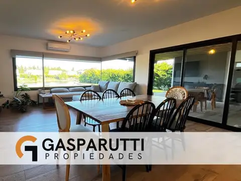 Casa en Venta con 4 cocheras