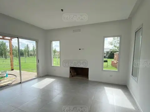 Casa en Venta en Pilar del Este - Santa Guadalupe, USD 245.000