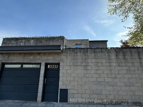 Casa 5 ambientes con 3 baños