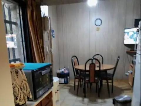 Casa 5 ambientes con 1 baño