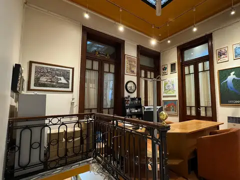 Deprtamento Tipo Casa Al Frente con Balcón y Terraza toda la Superficie