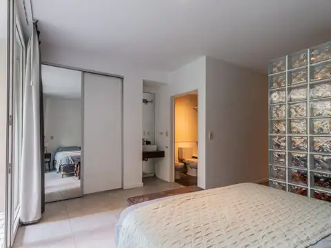 La Pampa 700 , Piso 0