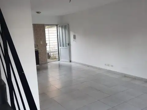 DUPLEX CON COCHERA