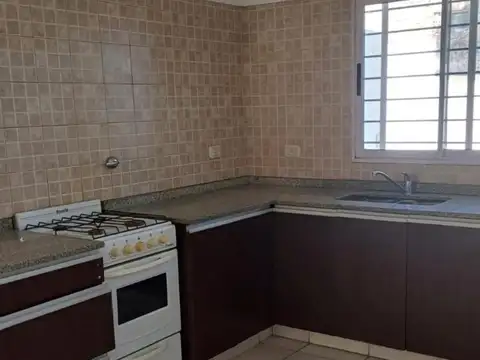 DUPLEX CON COCHERA