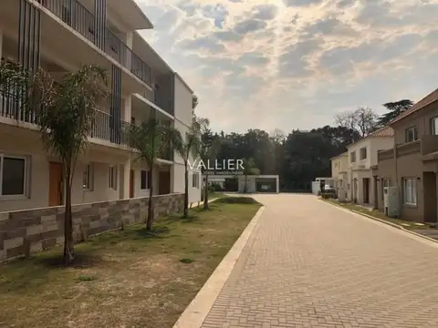 Casa  en Venta en Saravi Village Pilar, G.B.A. Zona Norte
