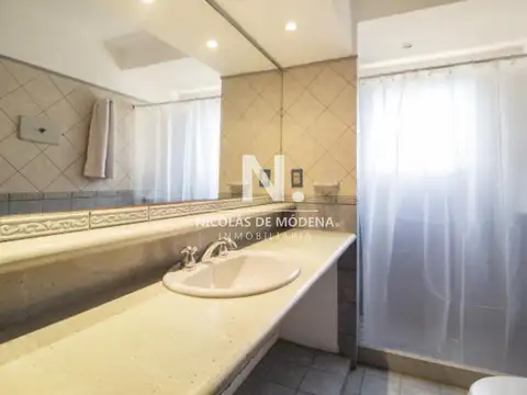 Casa 6 ambientes con 4 baños