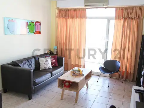 SE VENDE DEPARTAMENTO DE  3 AMBIENTES, COCHERA, BALCON,VISTA