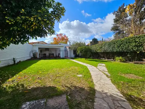 Oportunidad! Casa con jardín en Tigre!