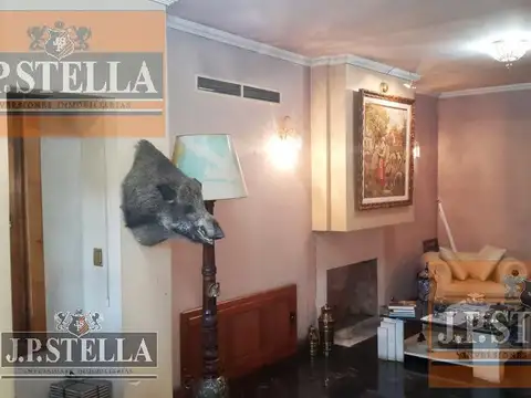 Casa 6 ambientes con 5 baños