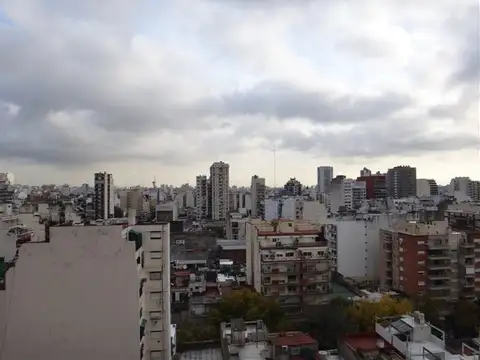 ¡HERMOSA VISTA A LA CIUDAD, SUPER LUMINOSO, EXC.UBICACION!