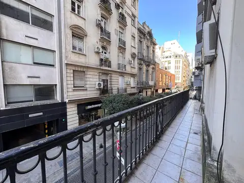 Venta Departamento de 4 ambientes Centro con dependencia y cochera APTO CRÉDITO