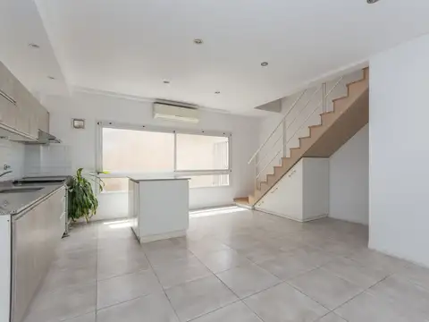 Depto Tipo Casa en Venta con 1 cocheras