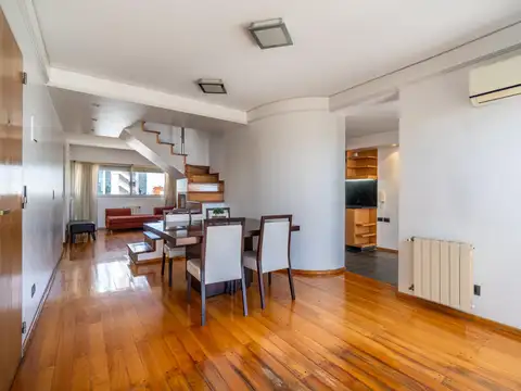 VENTA- Duplex de 2 dormitorios  comodín, terraza exclusiva, cochera y amenities. APTO CRÉDITO