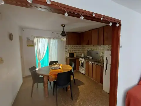 Casa 5 ambientes con 2 baños