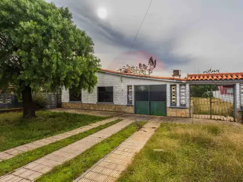VENTA CASA 3 DORMITORIOS CON GARAJE PLAYA PASCUAL