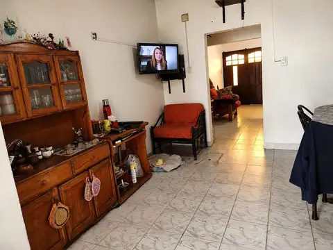 Casa 3 ambientes con 1 baño
