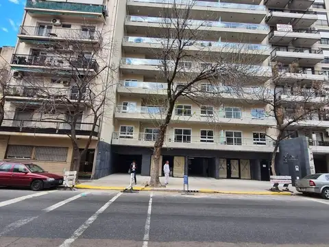 VENTA LOCAL COMERCIAL  A ESTRENAR FACILIDADES